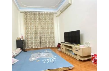 Chỉ 2.3 tỷ nhà Minh Khai, Hai Bà Trưng, 36m2 x 4T, gần phố. LH: 0912519472